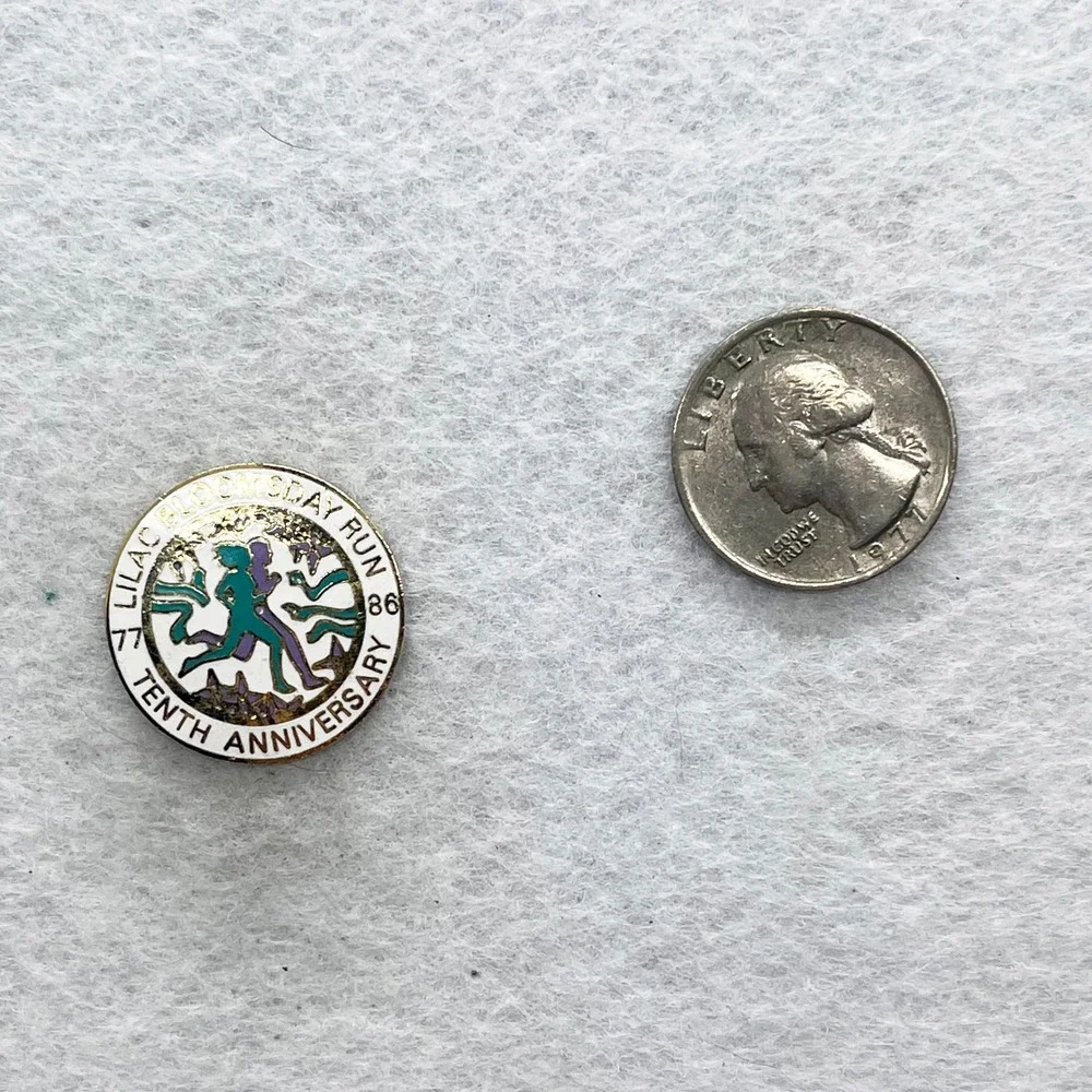 🔮 5/$25 Vintage Lilac Bloomsday Run Tenth Anniversary‎ 1977 - 1986 Pin